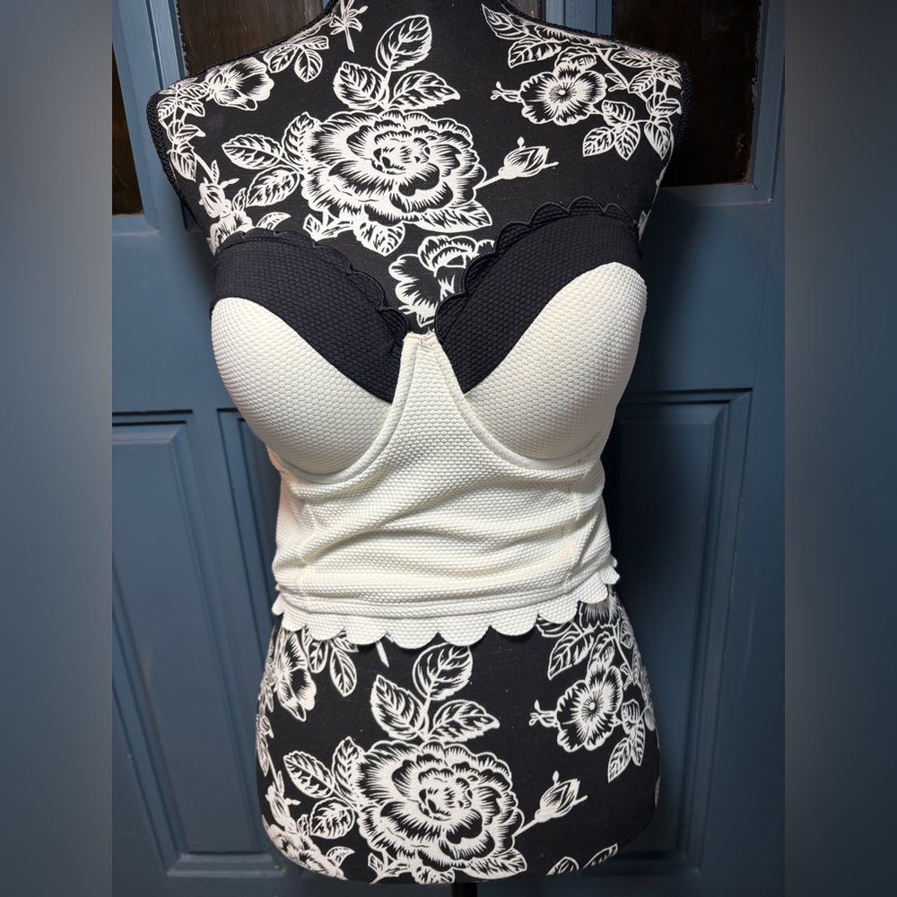torrid White and Black Scalloped Bustier Swim Top